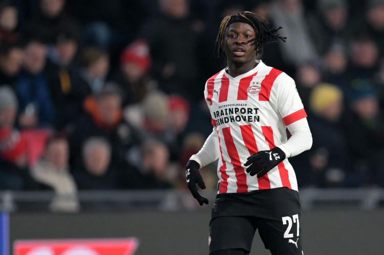 记者：埃因霍温前锋约翰-巴卡约科决定加盟莱比锡，将签约5年