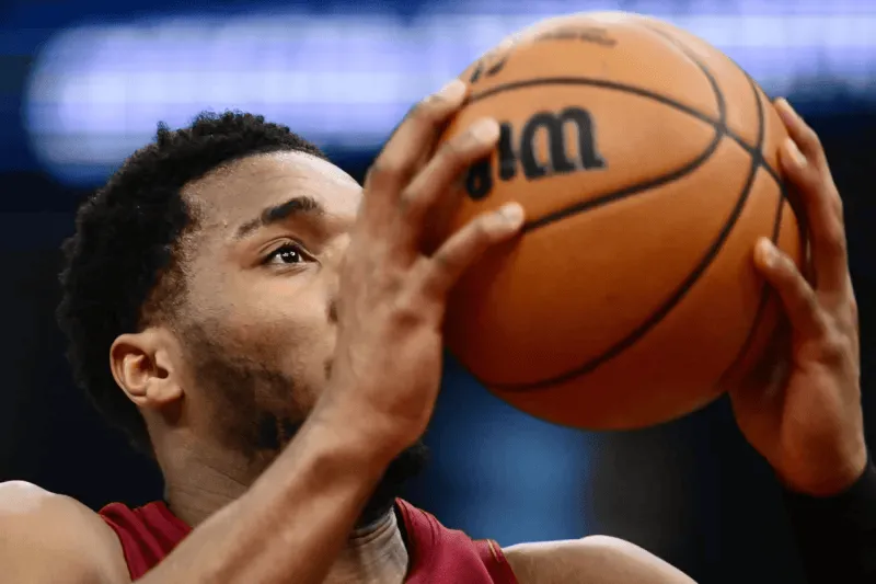 乐鱼体育官网-重要得分点！米切尔是骑士进攻体系重要一环，承担攻坚及得分产量